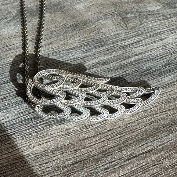 Pandora Elegant Silver Chain Necklace with Angel Wing .925 + 2 more items - Picture 2 of 12
